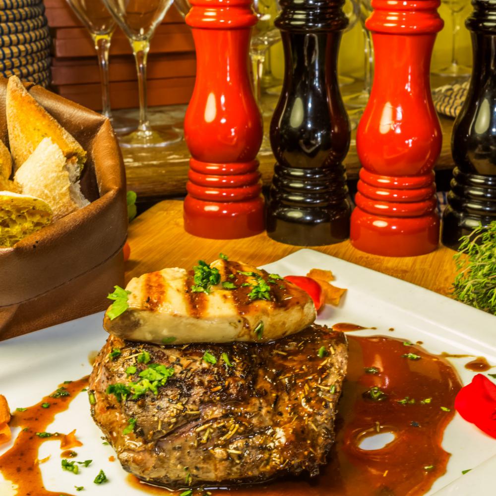 Filet de bœuf au foie gras poêlé